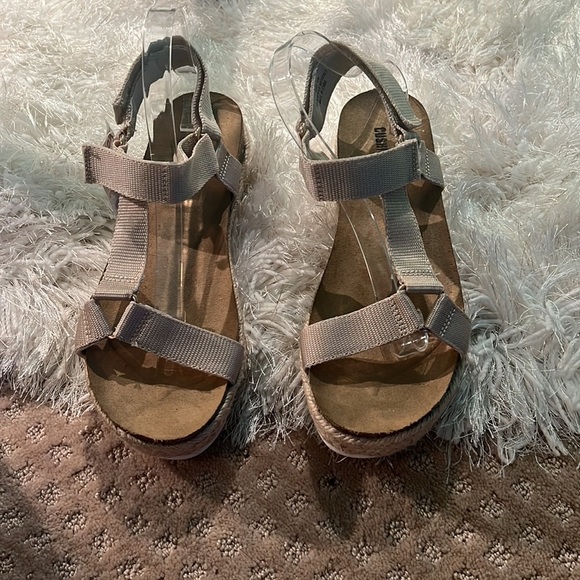 Cushionaire Women’s Summer Sandals, Velcro Strap, Size 10, NWT - Picture 16 of 16